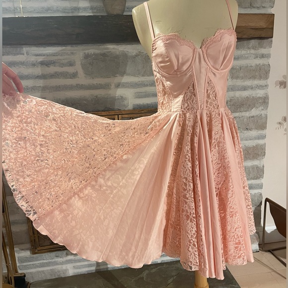 Silky and lace pink corset dress by Guess size 4 - Picture 3 of 5